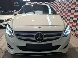 Blanco Usado 2017 Mercedes B200 Monovolumen | 18.500 € (Caro)