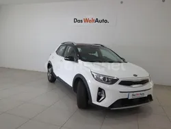 Gris / plata Usado 2021 Kia Stonic SUV | 16.000 € (Precio justo)