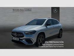 Gris / plateado Usado 2024 Mercedes GLA200 SUV | 42.990 € (Precio justo)