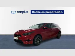 Rojo Usado 2022 Kia Ceed Berlina | 17.390 € (Precio justo)