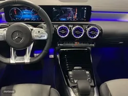 Gris / plateado Usado 2022 Mercedes A35 AMG AMG | 47.900 € (Precio justo)