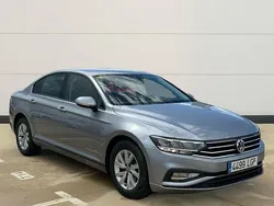 Gris / plata Usado 2020 VW Passat Berlina | 18.300 € (Precio justo)