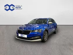 Azul Usado 2021 Skoda Superb Familiar | 29.900 €