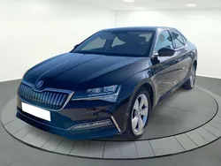 Negro Usado 2021 Skoda Superb Ambition Berlina | 20.990 € (Precio justo)