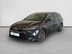 Negro Usado 2024 Kia Ceed Berlina | 21.195 € (Precio justo)