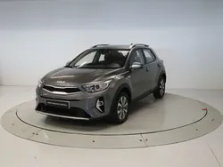 Gris Usado 2024 Kia Stonic SUV | 17.500 € (Precio justo)