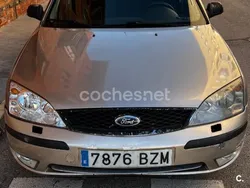 Beige Usado 2002 Ford Mondeo Ghia Berlina | 2000 € (Precio justo)