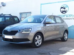 Gris / plata Usado 2019 Skoda Fabia Ambition Berlina | 9990 € (Buen precio)