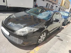 Negro Usado 2009 Renault Laguna Coupé Coupe | 4000 €