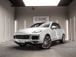 Gris / plata Usado 2015 Porsche Cayenne SUV | 22.999 € (Precio justo)