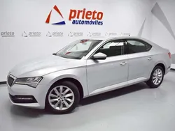 Gris Usado 2021 Skoda Superb Ambition Berlina | 20.900 € (Precio justo)