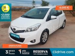 Blanco Usado 2013 Toyota Yaris Active Berlina | 7990 € (Buen precio)