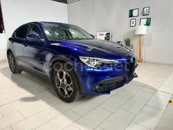 Azul Usado 2021 Alfa Romeo Stelvio Sprint SUV | 33.990 € (Un poco caro)