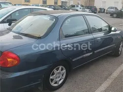 Azul Usado 2001 Kia Sephia Berlina | 1100 €