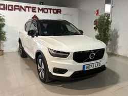 Blanco negro Usado 2020 Volvo XC40 R-Design SUV | 26.950 € (Precio justo)