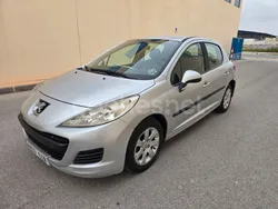 Gris / plata Usado 2011 Peugeot 207 Business-Line Berlina | 4500 € (Precio justo)