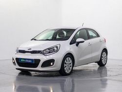 Blanco Usado 2014 Kia Rio Berlina | 8990 € (Precio justo)