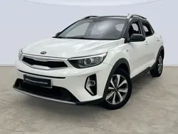 Clear white / aurora blac Usado 2021 Kia Stonic SUV | 13.495 € (Precio justo)
