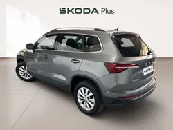 Gris Usado 2024 Skoda Karoq Selection SUV | 27.850 € (Un poco caro)