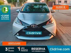 Plateado Usado 2017 Toyota Aygo X-play Utilitario | 8790 € (Precio justo)
