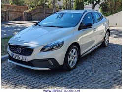 Blanco Usado 2016 Volvo V40 Momentum SUV | 13.600 € (Precio justo)