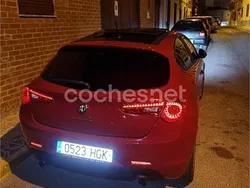 Rojo Usado 2011 Alfa Romeo Giulietta Distinctive Utilitario | 6200 € (Precio justo)