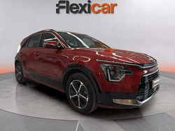 Rojo Usado 2025 Kia Niro SUV | 23.490 € (Buen precio)