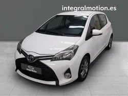 Blanco Usado 2015 Toyota Yaris Active Utilitario | 11.900 € (Caro)