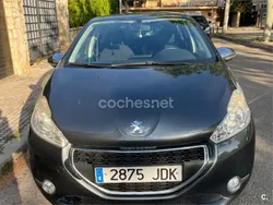 Gris / plata Usado 2015 Peugeot 208 Style Utilitario | 7000 € (Precio justo)