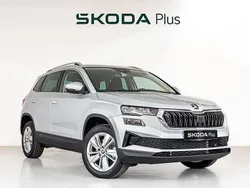 Gris Nuevo 2024 Skoda Karoq Selection SUV | 26.690 € (Precio justo)