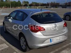 Gris / plata Usado 2015 Opel Astra Selective Berlina | 6000 € (Super precio)