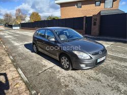Gris / plata Usado 2008 Hyundai i30 Comfort Berlina | 2500 € (Buen precio)