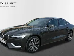 Gris / plata Usado 2022 Volvo S60 Inscription Berlina | 35.900 € (Precio justo)