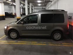 Gris / plata Usado 2016 VW Caddy Trendline Monovolumen | 8100 €