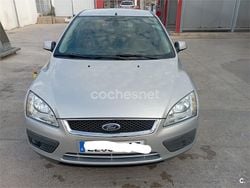 Gris / plata Usado 2005 Ford Focus Ghia Berlina | 4400 € (Precio justo)