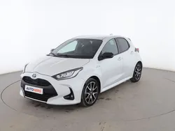 Blanco Usado 2021 Toyota Yaris Hybrid Style Utilitario | 20.199 € (Precio justo)