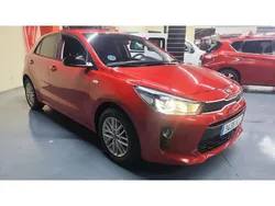 Granate Usado 2019 Kia Rio Berlina | 14.990 € (Un poco caro)