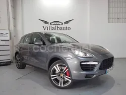 Gris / plata Usado 2014 Porsche Cayenne Turbo SUV | 34.000 €