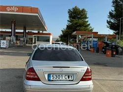 Gris / plata Usado 2001 Mercedes C270 Classic Berlina | 3500 €