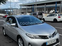 Gris / plata Usado 2013 Toyota Auris Hybrid Active Berlina | 10.700 € (Precio justo)