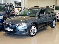Gris Usado 2021 Skoda Scala Style Utilitario | 19.700 € (Precio justo)