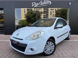 Blanco Usado 2009 Renault Clio II Authentique Berlina | 4999 € (Precio justo)