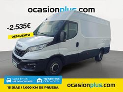 Blanco Usado 2023 Iveco Daily Berlina | 27.890 € (Precio justo)