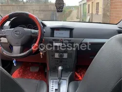 Rojo Usado 2006 Opel Astra GTC Cosmo Berlina | 2100 € (Precio justo)