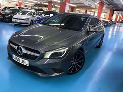 Gris Usado 2015 Mercedes CLA200 Shooting Brake Urban Familiar | 17.975 € (Precio justo)