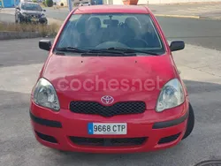 Rojo Usado 2004 Toyota Yaris Luna Berlina | 3600 € (Un poco caro)