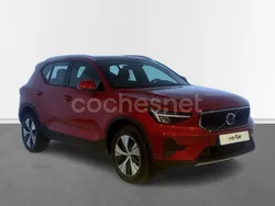 Rojo Nuevo 2025 Volvo XC40 Core SUV | 41.500 € (Un poco caro)
