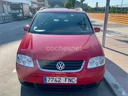 Rojo Usado 2007 VW Touran Highline Monovolumen | 2000 € (Precio justo)