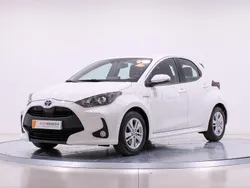 Blanco Usado 2020 Toyota Yaris Hybrid Business Edition Berlina | 17.990 € (Precio justo)