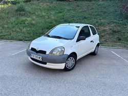 Blanco Usado 1999 Toyota Yaris Luna Utilitario | 1975 €